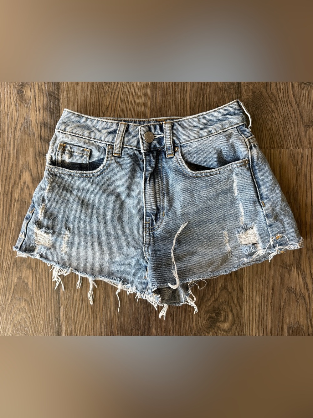 Pacsun Distressed Light Wash Mom Booty Shorts Size 23